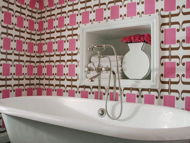 original_colorful-bathrooms-caldwell-flake-interior-design-pink-wallpaper_s4x3-jpg-rend-hgtvcom-1280-960