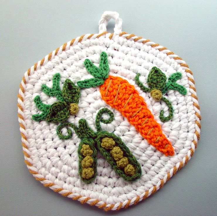 crochet_carrot_peas_pot_holder_by_meekssandygirl-d3er9mg